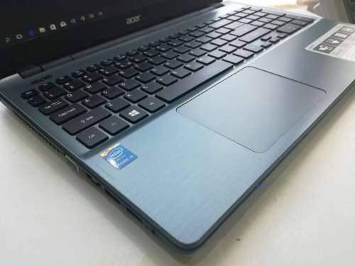 *Beautiful ACER ASPIRE571*i5-4210U*4GB RAM*500GB HARD DRIVE*HD DISPLAY*DVD WRITER*